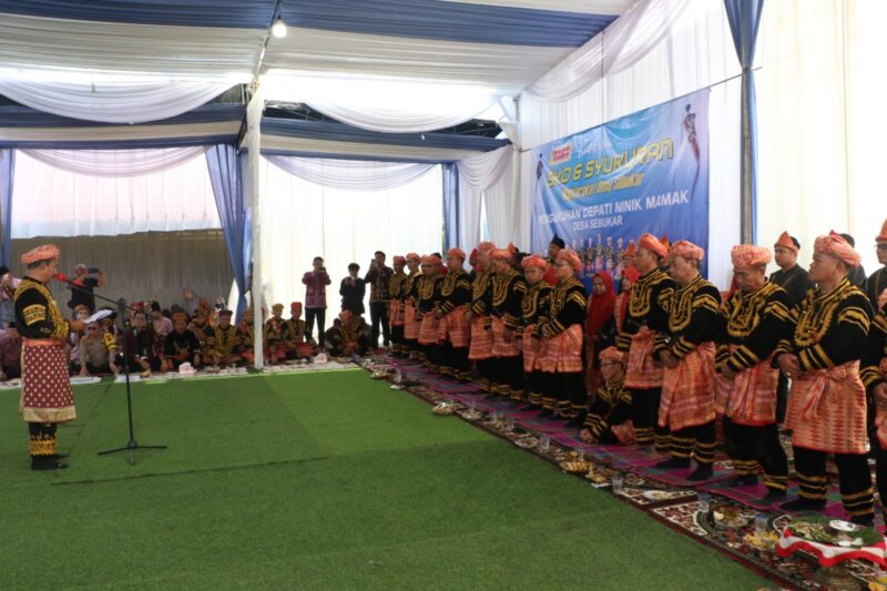 Pj Bupati Kerinci Hadiri Kenduri Sko dan Pengukuhan Depati Ninik Mamak di Desa Sebukar