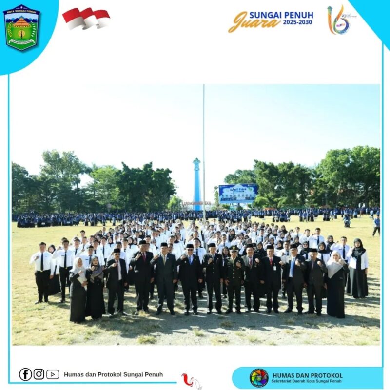 Penyerahan SK CPNS 2024 di lapangan merdeka Sungai Penuh