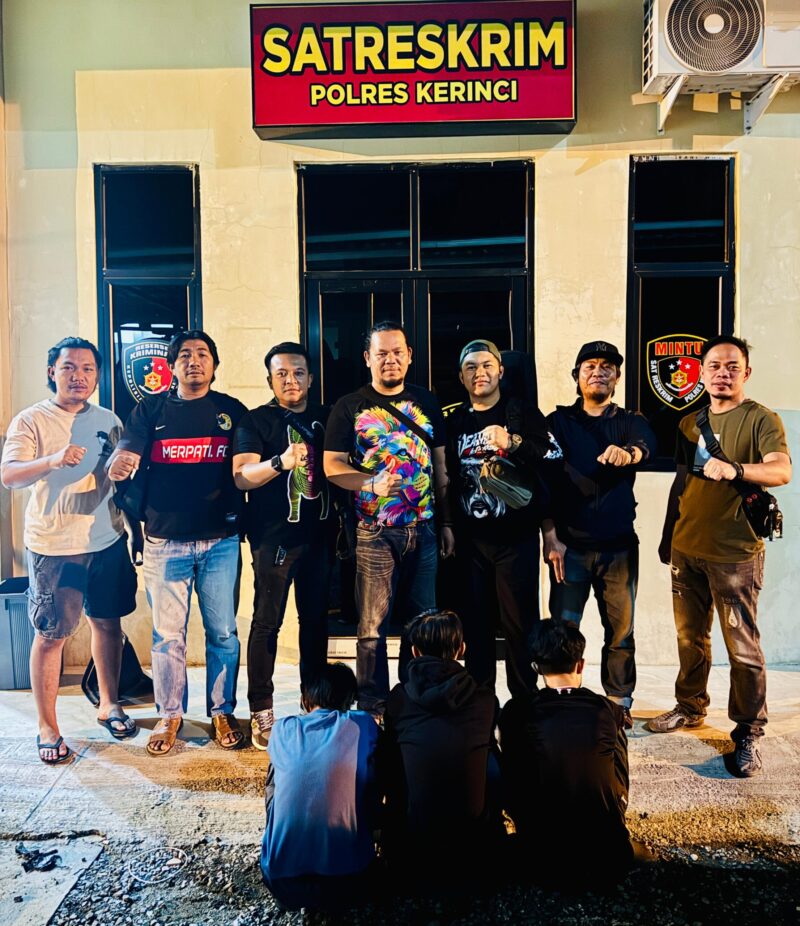 Tim Polres Kerinci bersama Pelaku Pengeroyokan 
