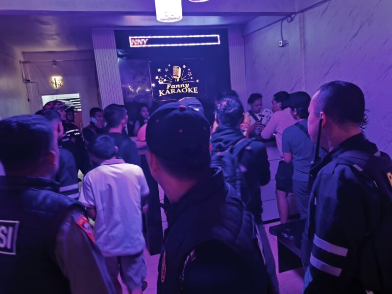 Gerebek Karaoke Bareng Wakapolres Kerinci : Polisi Temukan Miras ditempat Karaoke