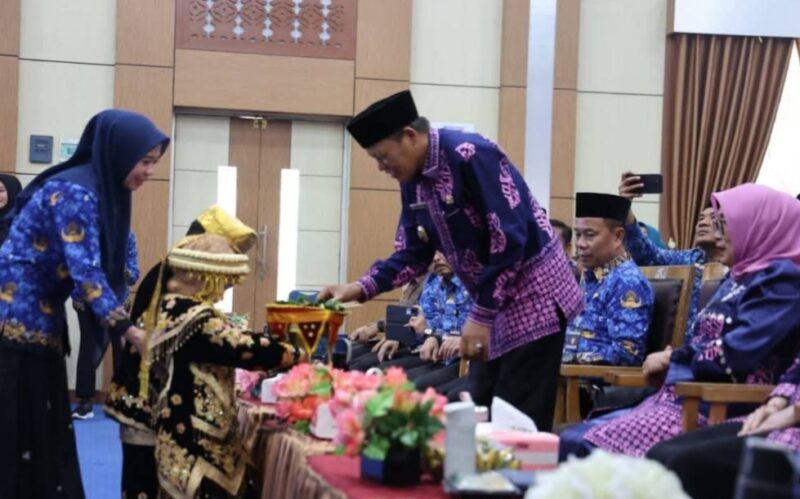 Hadiri Pengukuhan Bunda PAUD Kota Sungai Penuh Periode 2025-2030