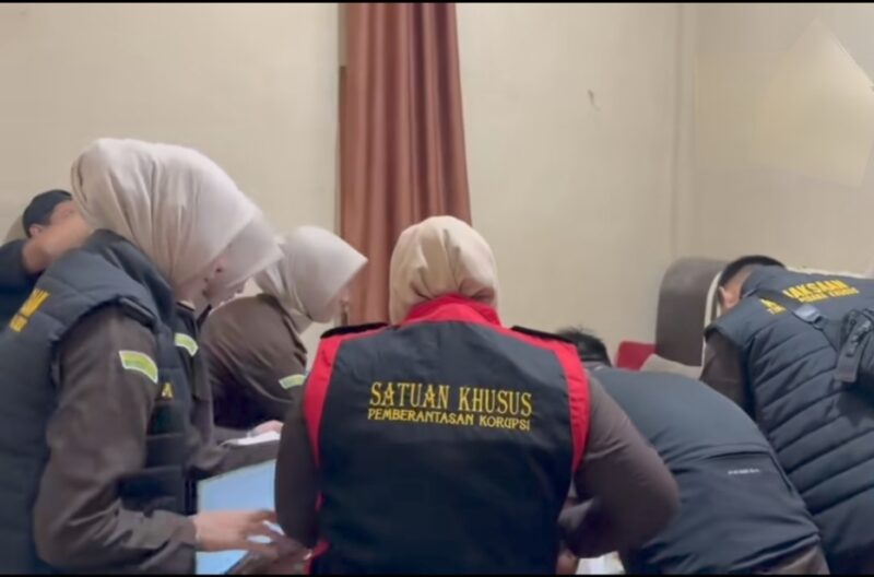 Dugaan Korupsi Dana Desa, Rumah Kades Muara Hemat Digeledah