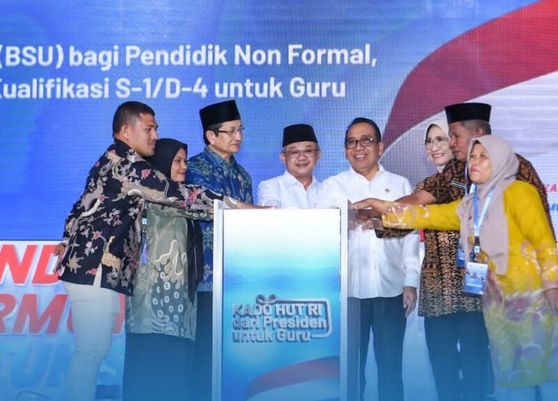 Kado HUT RI ke-80: Prabowo Salurkan Insentif dan Bantuan untuk Guru Non-ASN
