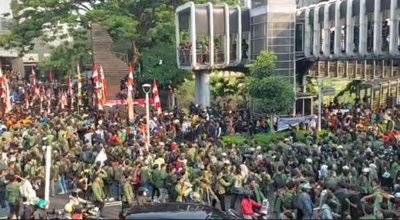 Mahasiswa Geruduk Polda Metro Jaya