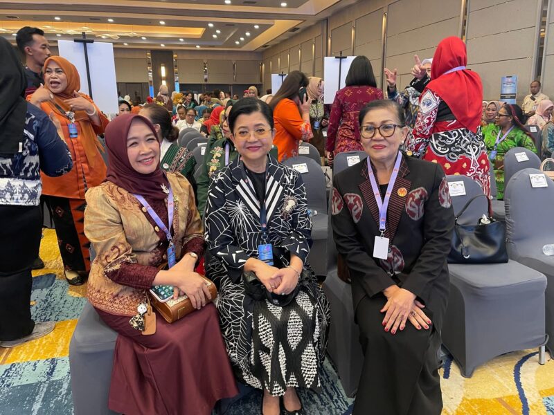 Hj. Hesti Haris Dorong Pengrajin Terus Berinovasi