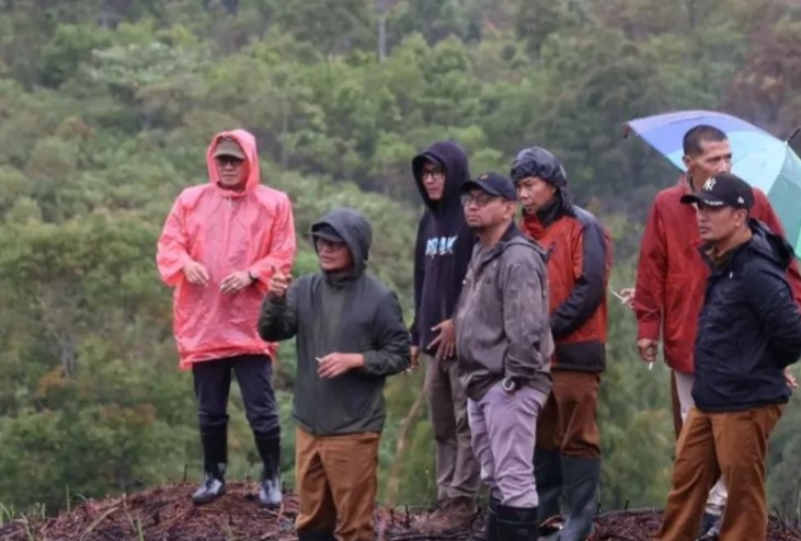 Wako Alfin Tinjau Persiapan Akhir TPST Renah Kayu Embun Meski Diguyur Hujan