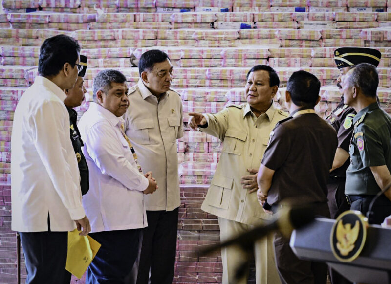 Prabowo Saksikan Kejaksaan Serahkan Rp13,2 Triliun Uang Korupsi CPO ke Negara. Dok SetkabRI