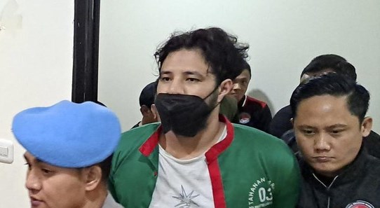 Aktor Ammar Zoni kembali terlibat dalam kasus peredaran barang haram narkotika saat mendekam di Rutan Salemba, Jakarta Pusat. Foto dok. (CNN Indonesia)  