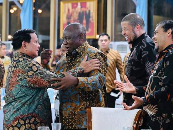 Presiden Afrika Selatan, Ramaphosa Merasa Tampan Kenakan Batik Indonesia. Dok SetkabRI