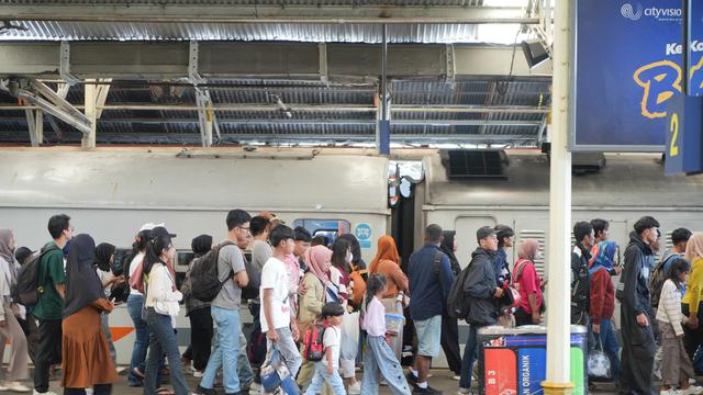 KA Purwojaya Anjlok, KAI Daop 2 Bandung Batalkan Beberapa Perjalanan. Foto Liputan6