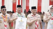 Pemberian Piagam Tokoh Pramuka Perintis Utama