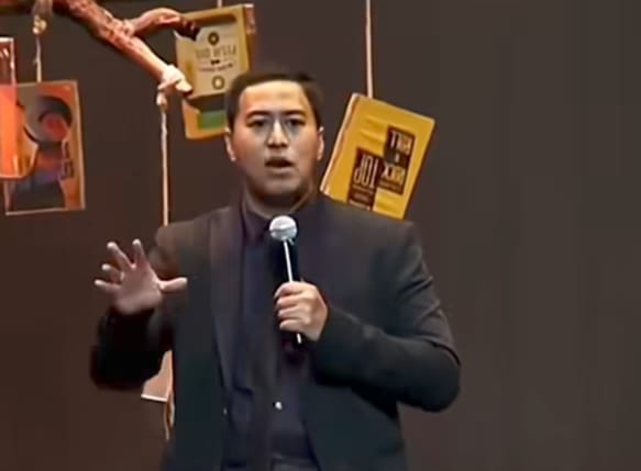 Komika Pandji Pragiwaksono 