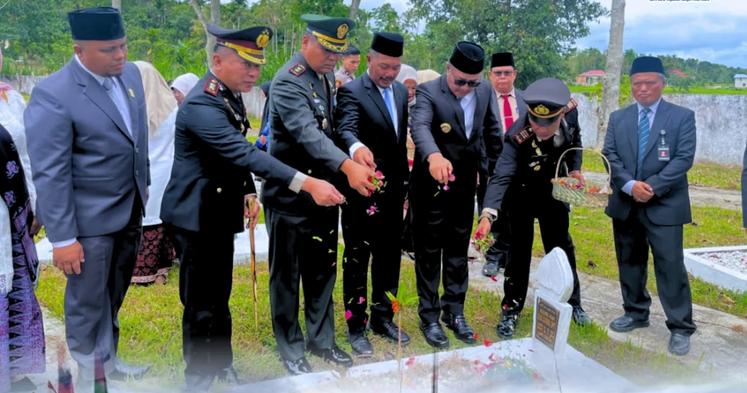 Wakil Ketua II DPRD Emrizal Hadiri Peringatan Hari Pahlawan Nasional 2025