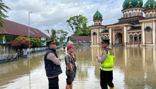 AKP Julisman Tinjau 10 desa di dua kecamatan Terdampak Banjir