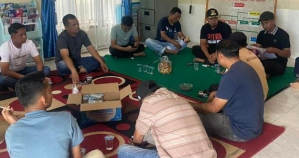 Panitia Bupati Cup Kerinci 2025 menetapkan laga antara PS Semurup dan SSB Song Song Barat berlangsung ulang