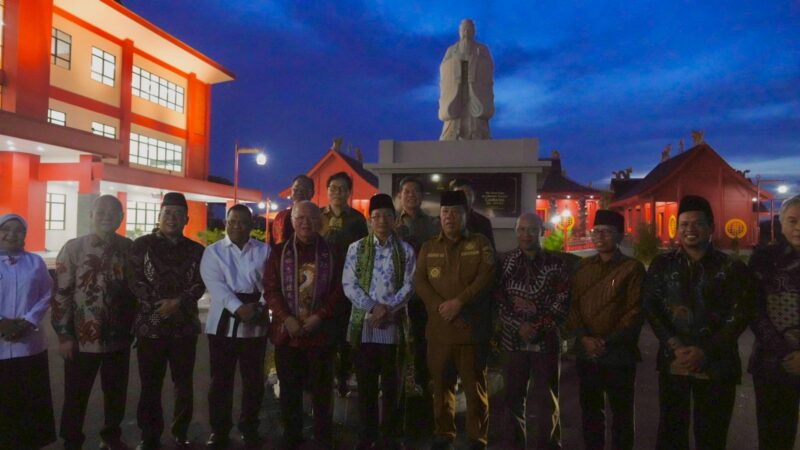 Menteri Agama Nasaruddin Umar meresmikan Sekolah Tinggi Agama Khonghucu Indonesia (SETIAKIN) di Pangkalan Baru, Bangka Belitung. Foto Kemenag