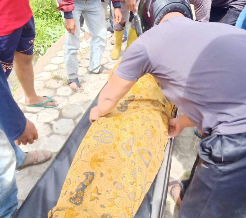 wargaTanah Kampung, Kota Sungai Penuh, menemukan seorang pria meninggal di area persawahan 