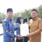 Bupati OKU Timur Serahkan SK PPPK Paruh Waktu 2025 kepada 4.157 Honorer (Foto.Dok Diskominfo OKU Timur)