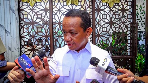 Menteri Energi dan Sumber Daya Mineral (ESDM) Bahlil Lahadalia menyampaikan keterangan pers di Istana Merdeka
