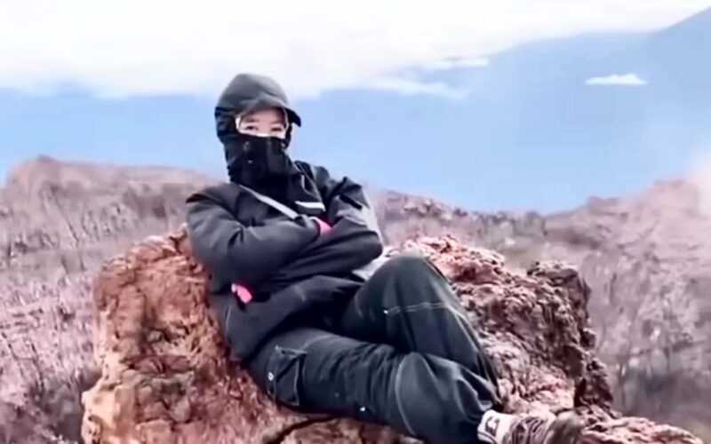 Viral! Pendaki Tantang Maut di Kawah Kerinci, TNKS Selidiki
