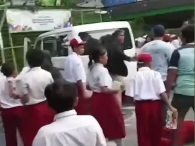 Mobil Pengangkut Makanan Gratis Tabrak Siswa SD di Cilincing