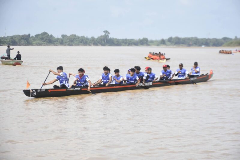 Gubernur Al Haris Lepas Lomba Pacu Perahu Tradisional di HUT Provinsi Jambi ke-69 (Foto dok. Diskominfo Jambi)