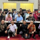 Perwakilan Pegawai Pemerintah dengan Perjanjian Kerja (PPPK) Paruh Waktu Kota Sungai Penuh mendatangi DPRD Kota Sungai Penuh, Kamis, (15/1/26)