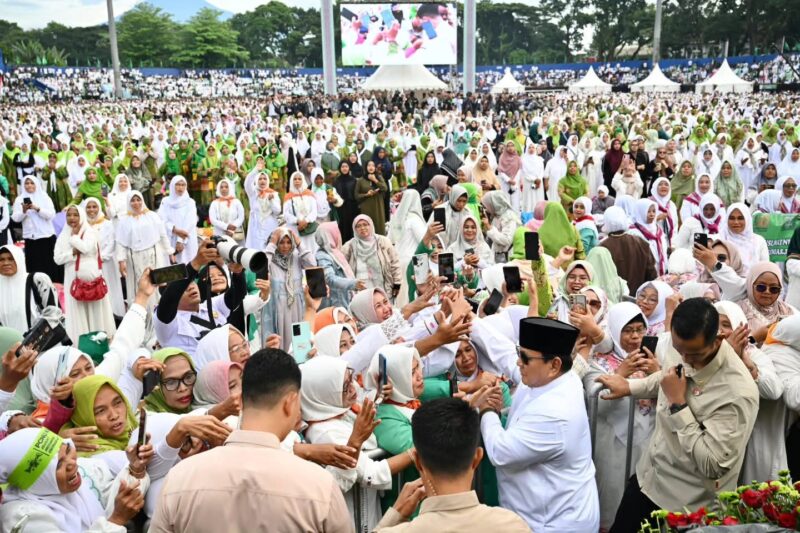 Lautan Jemaah Sambut Prabowo, Mujahadah Kubro Satu Abad NU (Foto Setkab)