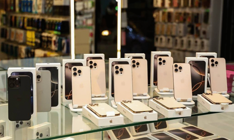 Harga iPhone Turun signifikan Februari 2026, Diskon hingga 30%