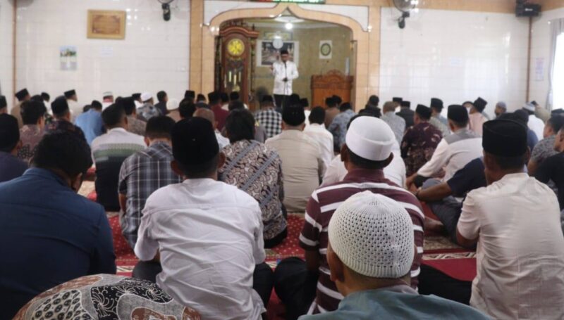 Wali Kota Alfin Safari Jumat di Masjid Madiatul Islamiah di Desa Sumur Anyir (20/2/2026)