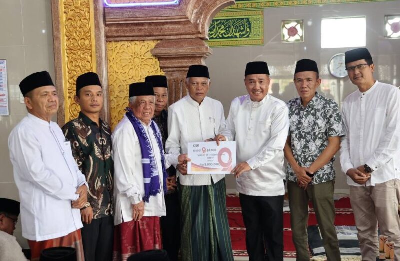 Wali Kota Alfin menghadiri Safari Jumat di Masjid Taqwa Desa Karya Bakti, Kecamatan Pondok Tinggi, Jumat (13/03).