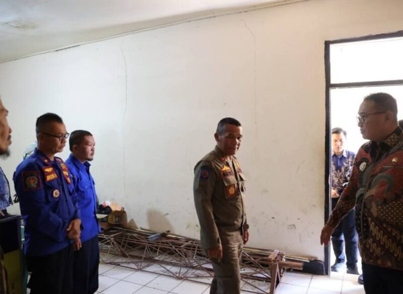 Wako Alfin Sidak Pol PP dan Damkar, Banyak Pegawai Terlambat