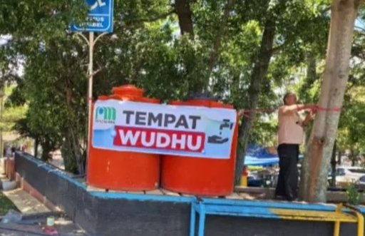 Perumda Tirta Khayangan Sediakan Tempat Wudhu untuk Salat Idulfitri

