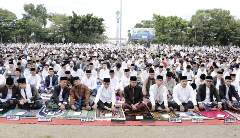 Momen Idul Fitri, Wako Alfin–Wawako Azhar Serukan Sinergi Bangun Sungai Penuh