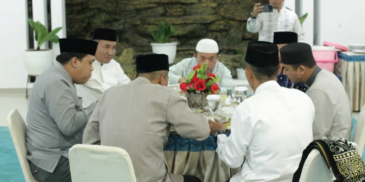 Ketua DPRD  Buka Puasa Bersama Gubernur Al Haris