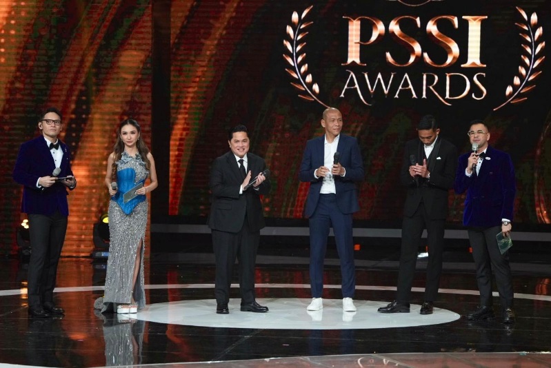 Menteri Pemuda dan Olahraga RI, Erick Thohir, menghadiri malam penganugerahan PSSI Awards 2026 di Studio 6 Emtek City, Jakarta Barat, Sabtu (28/3)