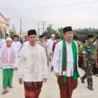 , Wabup Katamso Tetap Salur Program Sosial Saat Safari Ramadan Muara Papalik (Foto Dok. Prokopim Tanjabbar)