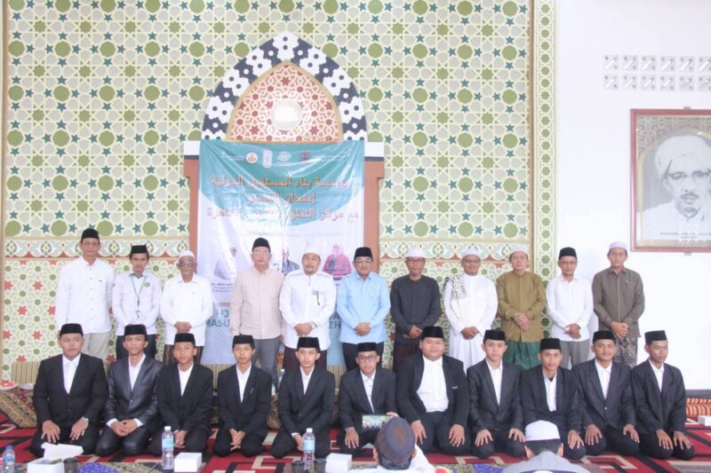 Bupati Tanjab Barat Buka Ujian Al-Azhar, 14 Santri Siap Berangkat ke Mesir