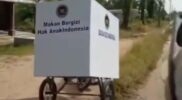 Video Viral Pegawai SPPG Latihan Dorong Gerobak MBG
