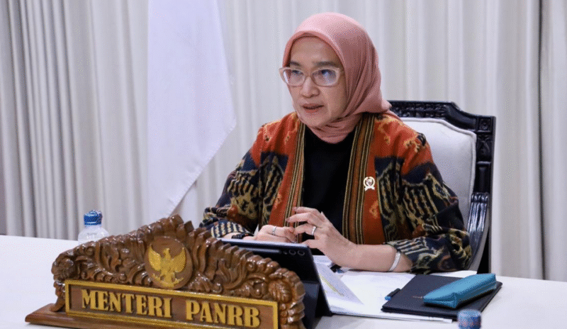 Dok. MENPANRB Menteri PANRB Rini Widyantini menghadiri Konferensi Pers Transformasi Budaya Kerja Nasional dan Kebijakan Energi secara daring di Jakarta