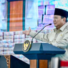 Prabowo Pangkas Bunga PNM Mekaar (foto istimewa)