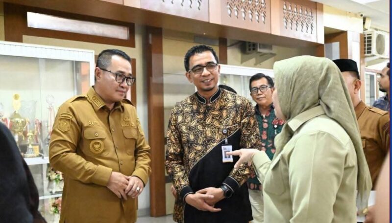 Wako Alfin dan OJK Bahas Penguatan UMKM di Sungai Penuh