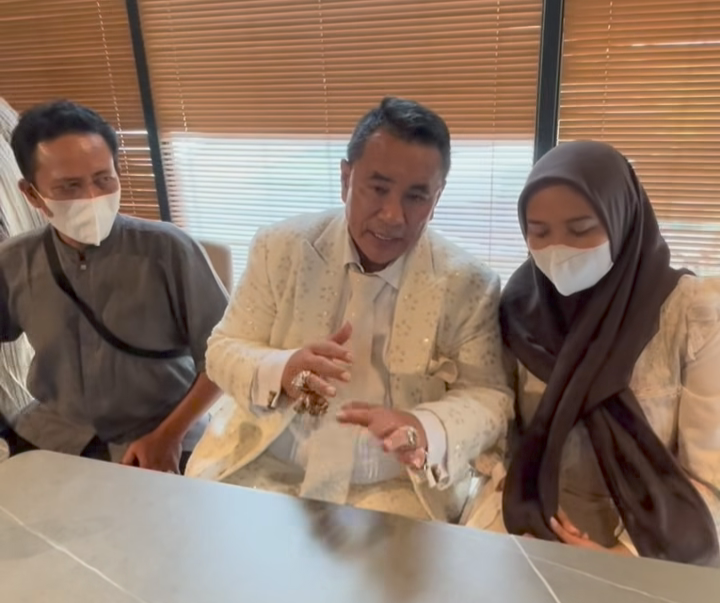 Didampingi Hotman Paris Hutapea, Santriwati Bongkar Pelecehan di Ponpes