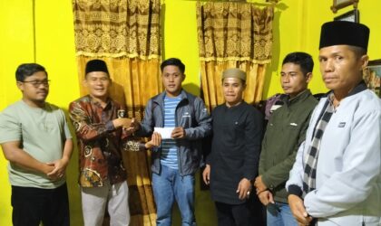 Forum Pedagang Koto Baru menunjukkan kepedulian sosial dengan menggalang dana Rp5,28 juta untuk membantu Anwardi, pedagang asal Larik Ketaji yang terserang stroke di NTT.