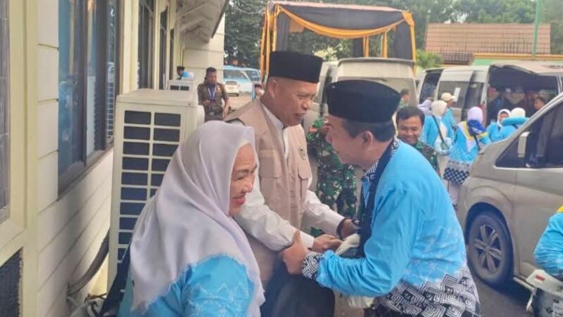 Wawako Azhar Hamzah Sambut 128 Jamaah Haji Sungai Penuh di Asrama Haji Jambi