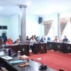 DPRD Kota Sungai Penuh membahas target PAD 2026 bersama Bapenda dan OPD.