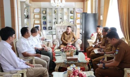 Wali Kota Sungai Penuh, Alfin menerima kunjungan silaturahmi jajaran pimpinan BB TNKS di ruang kerjanya (25/5/26).