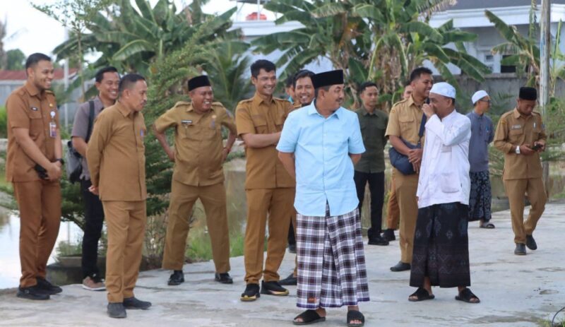 Anwar Sadat Serahkan Sapi Kurban ke Ponpes Al Baqiyatush Shalihat