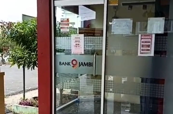 Gaji dan gaji ke-13 ASN cair, Bank Jambi mengoperasikan 1.209 ATM aktif untuk melayani transaksi nasabah dan mengurangi antrean di kantor cabang.