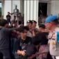 Demo Mahasiswa di DPRD Jambi Ricuh, Polisi Gagalkan Pembakaran Ban
